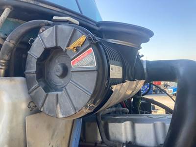 Mack CXU Air Cleaner / Air Filter Housing