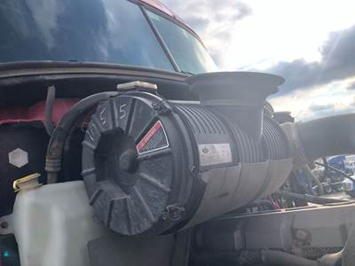 Mack CXU Air Cleaner / Air Filter Housing