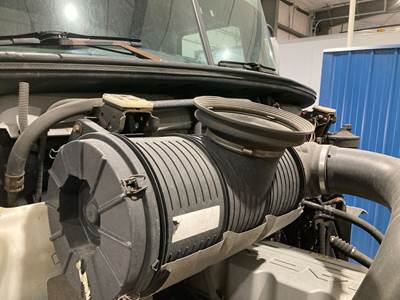 Mack CXU Air Cleaner / Air Filter Housing