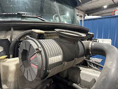 Mack CXU Air Cleaner / Air Filter Housing