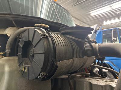 Mack CXU Air Cleaner / Air Filter Housing