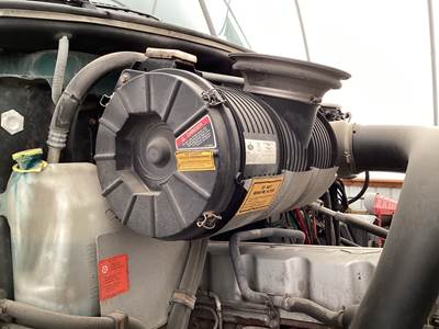 Mack CXU Air Cleaner / Air Filter Housing
