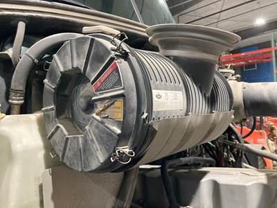 Mack CXU Air Cleaner / Air Filter Housing