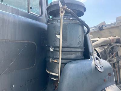 Mack DM600 Air Cleaner / Air Filter Housing