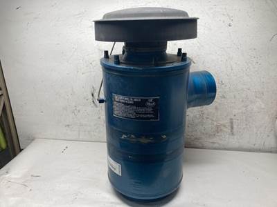 Mack RD600 Air Cleaner / Air Filter Housing