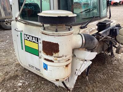 Mack RD600 Air Cleaner / Air Filter Housing