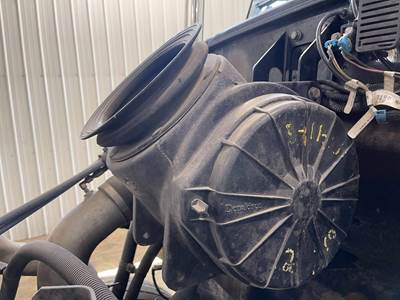 Peterbilt 335 Air Cleaner / Air Filter Housing