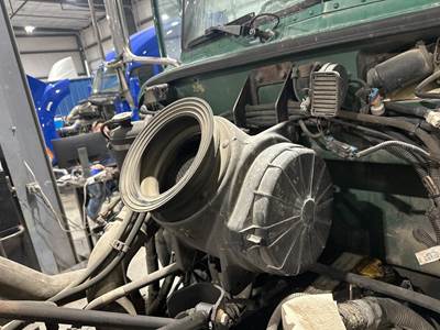 Peterbilt 335 Air Cleaner / Air Filter Housing