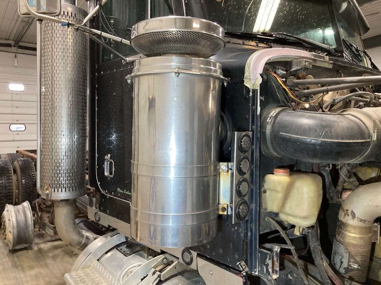 1989 Peterbilt 379 Air Cleaner / Air Filter Housing For Sale Sioux