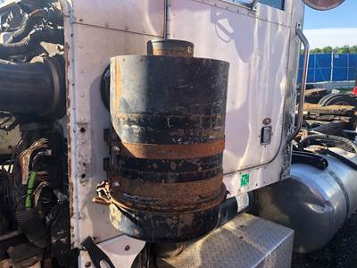 Peterbilt 379 Air Cleaner / Air Filter Housing