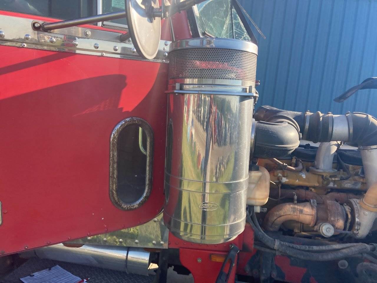 2003 Peterbilt 379 Air Cleaner / Air Filter Housing For Sale Kansas