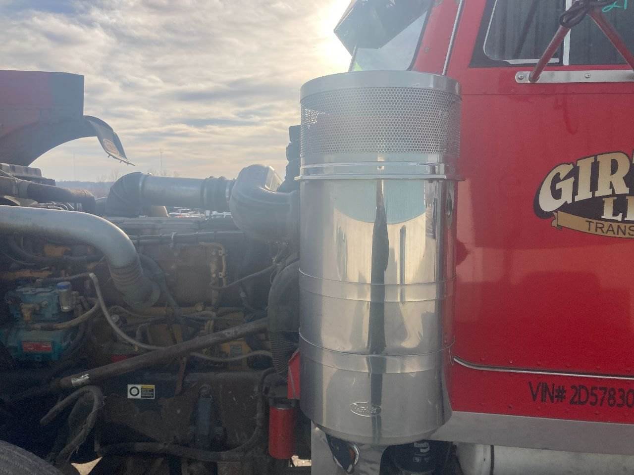 2002 Peterbilt 379 Air Cleaner / Air Filter Housing For Sale Kansas