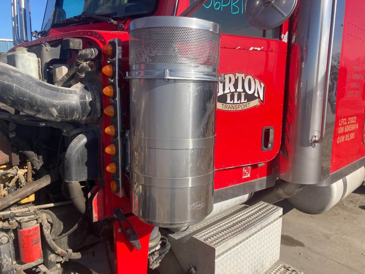 2006 Peterbilt 379 Air Cleaner / Air Filter Housing For Sale Kansas