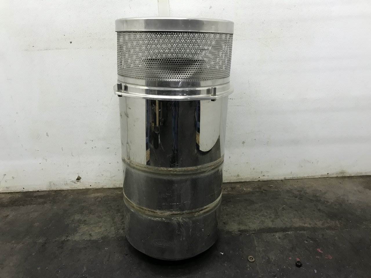2005 Peterbilt 379 Air Cleaner / Air Filter Housing For Sale Kansas