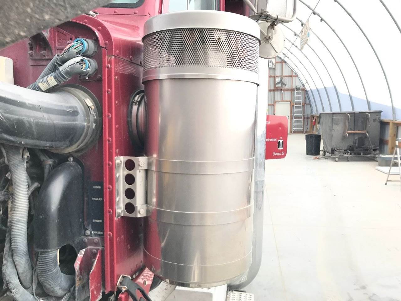 2002 Peterbilt 379 Air Cleaner / Air Filter Housing For Sale Council