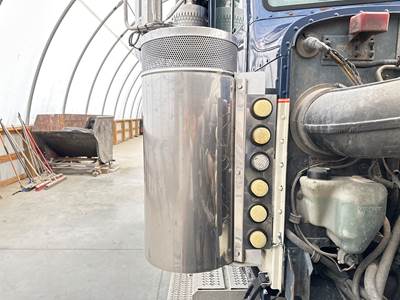 Peterbilt 379 Air Cleaner / Air Filter Housing