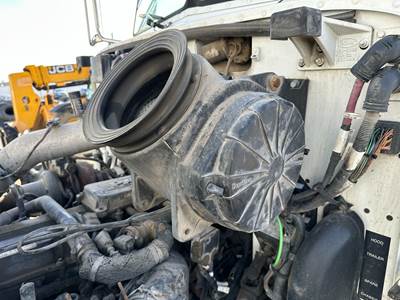 Peterbilt 382 Air Cleaner / Air Filter Housing