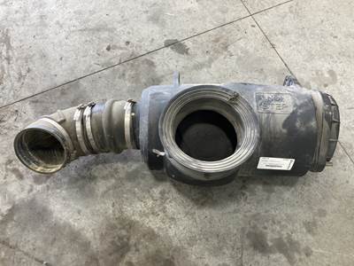 Peterbilt 385 Air Cleaner / Air Filter Housing