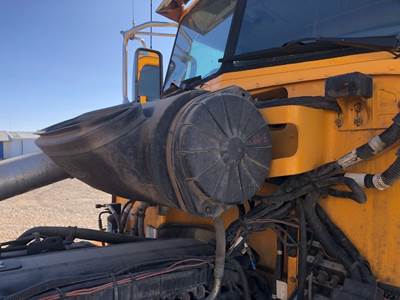 Peterbilt 386 Air Cleaner / Air Filter Housing