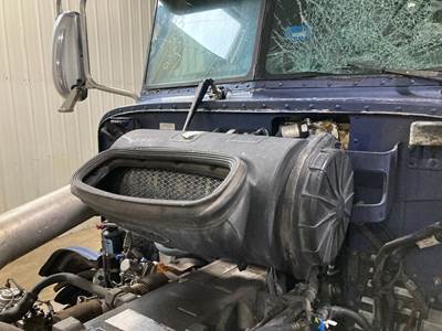 Peterbilt 386 Air Cleaner / Air Filter Housing
