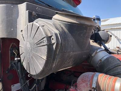 Peterbilt 387 Air Cleaner / Air Filter Housing