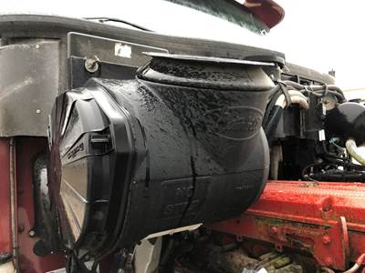 Peterbilt 387 Air Cleaner / Air Filter Housing
