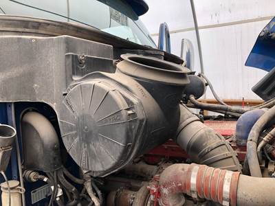 Peterbilt 387 Air Cleaner / Air Filter Housing