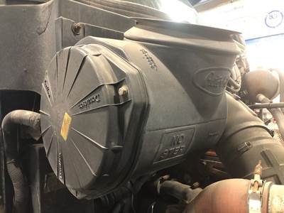 Peterbilt 387 Air Cleaner / Air Filter Housing