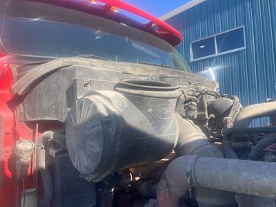 Peterbilt 387 Air Cleaner / Air Filter Housing