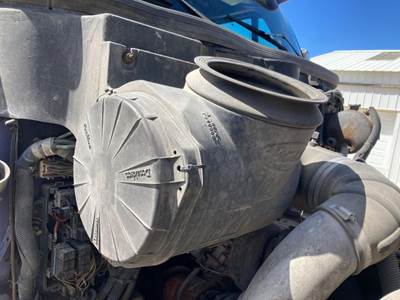 Peterbilt 387 Air Cleaner / Air Filter Housing