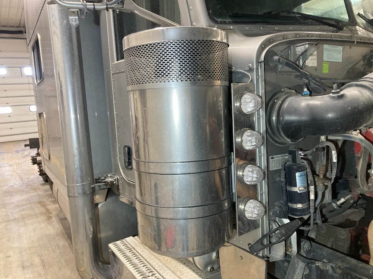 2012 Peterbilt 389 Air Cleaner / Air Filter Housing For Sale Sioux