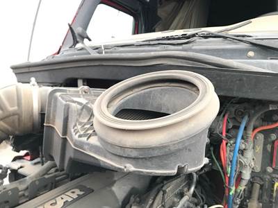 Peterbilt 579 Air Cleaner / Air Filter Housing