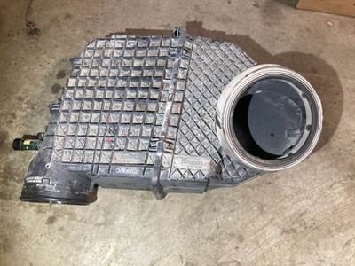 Peterbilt 579 Air Cleaner / Air Filter Housing