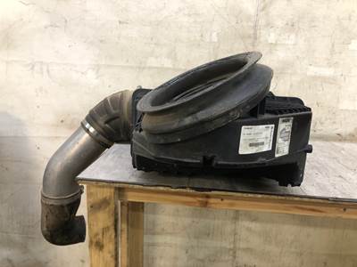 Peterbilt 579 Air Cleaner / Air Filter Housing