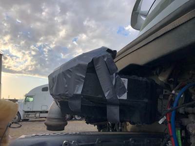 Peterbilt 579 Air Cleaner / Air Filter Housing