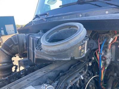 Peterbilt 579 Air Cleaner / Air Filter Housing