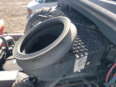 Peterbilt 579 Air Cleaner / Air Filter Housing