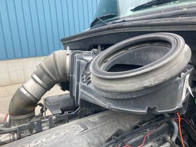Peterbilt 579 Air Cleaner / Air Filter Housing
