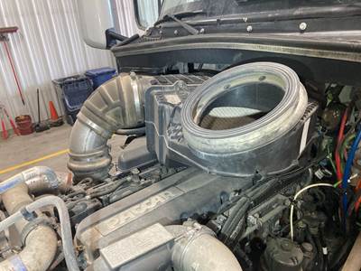 Peterbilt 579 Air Cleaner / Air Filter Housing