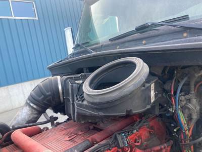 Peterbilt 579 Air Cleaner / Air Filter Housing