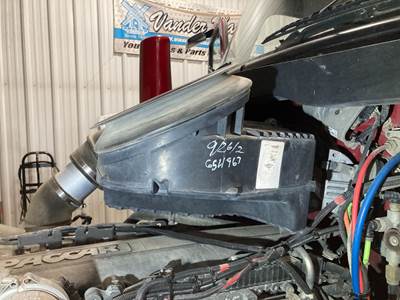 Peterbilt 579 Air Cleaner / Air Filter Housing