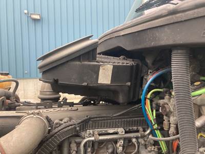 Peterbilt 579 Air Cleaner / Air Filter Housing