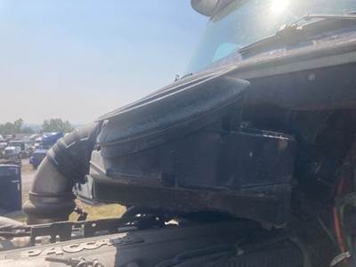 Peterbilt 579 Air Cleaner / Air Filter Housing