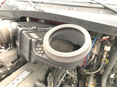 Peterbilt 579 Air Cleaner / Air Filter Housing