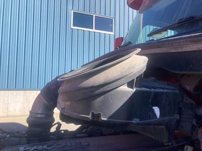 Peterbilt 579 Air Cleaner / Air Filter Housing