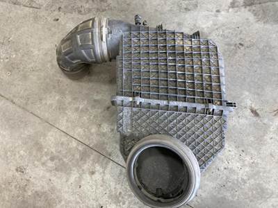 Peterbilt 579 Air Cleaner / Air Filter Housing