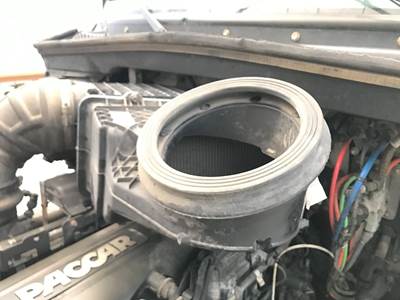 Peterbilt 579 Air Cleaner / Air Filter Housing