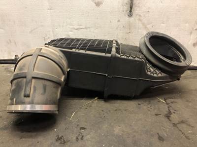 Peterbilt 579 Air Cleaner / Air Filter Housing