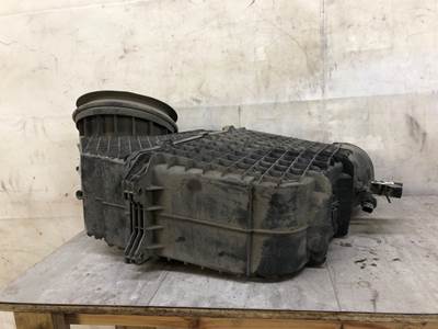 Peterbilt 579 Air Cleaner / Air Filter Housing