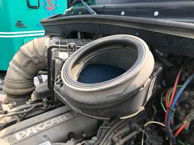 Peterbilt 579 Air Cleaner / Air Filter Housing